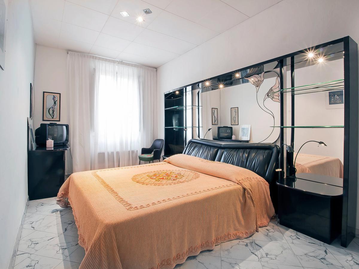 La Viareggina Hotel เวียเรจโจ ภายนอก รูปภาพ